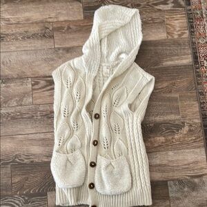 Far away from close Anthropologie medium Women's Cream Hooded Sweater Vest